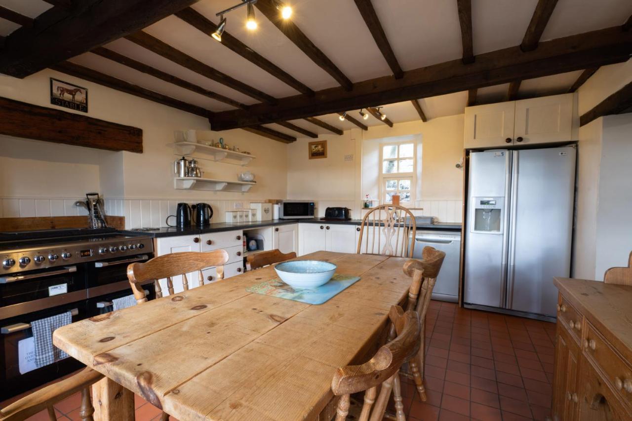 Hulmes Vale House - Sleeps 14 - Peak District Villa Buxton  Exterior photo